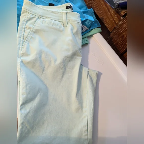 Mid Rise Skinny Cuffed Pant - Picture 3 of 6